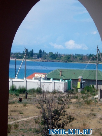 Вид с окна на озеро